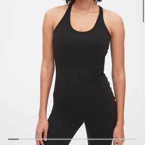 GapFit Breathe Rib Shelf Tank